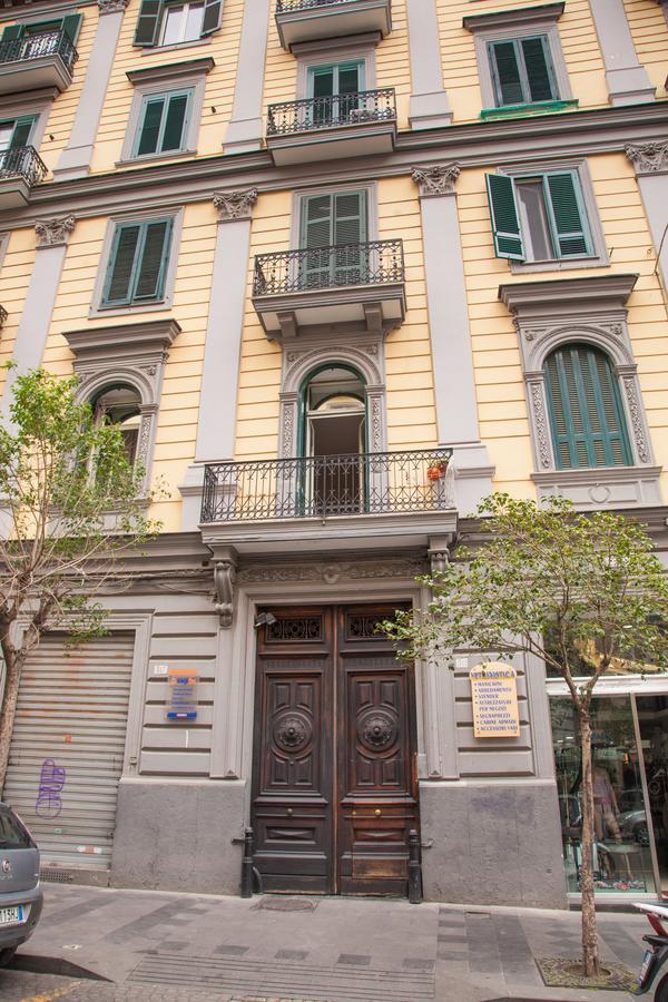 319 Al Duomo Acomodação com café da manhã Nápoles Exterior foto